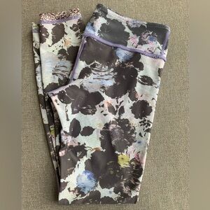 Vim Mia Women’s Reversible Yoga/Exercise Legging Size M